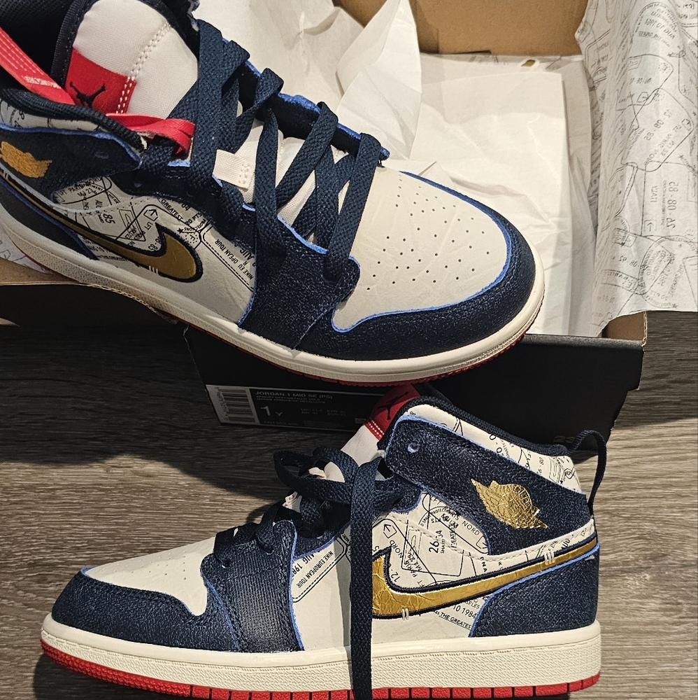 Nike Jordan Mid SE Travel